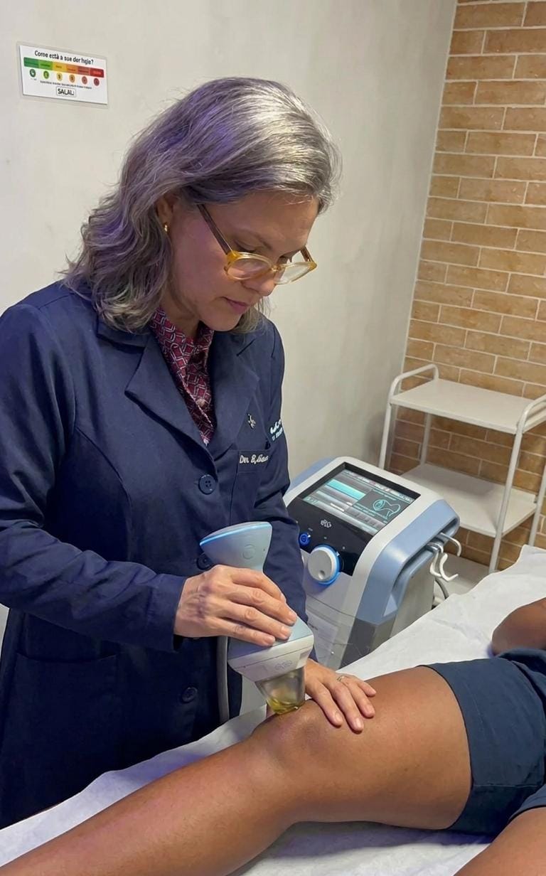 Dra. Roberta realizando toc
